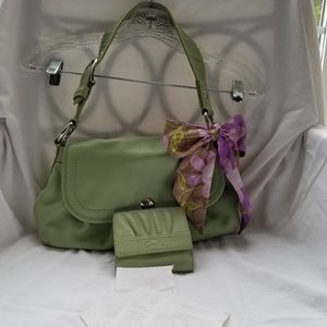 AUTHENTIC coach shoulder bag